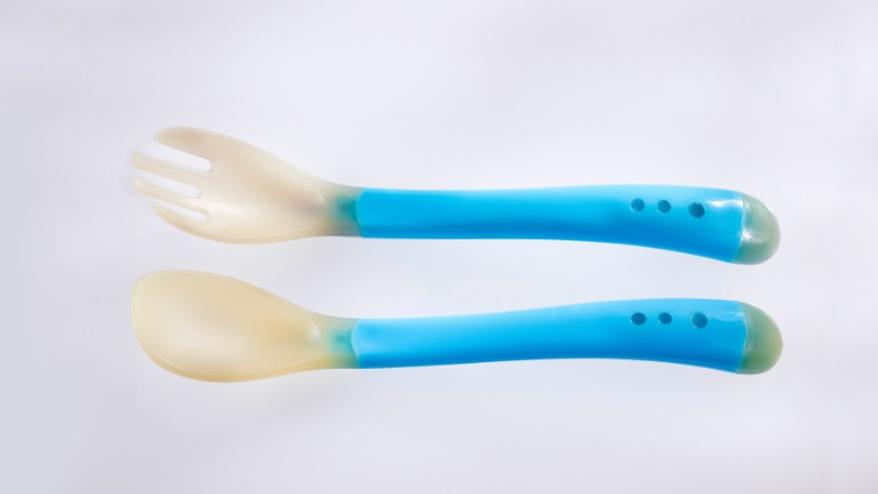 Muỗng thìa ăn dặm silicone mềm giúp bé tập ăn an toàn, bảo vệ nướu lợi