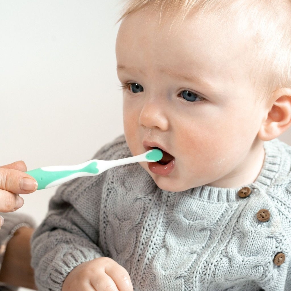 dụng cụ vệ sinh răng miệng cho b&eacute;