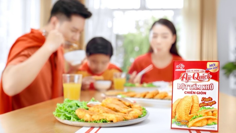 Bột chiên giòn và bột chiên xù là trợ thủ đắc lực những món gà rán, tôm lăn bột