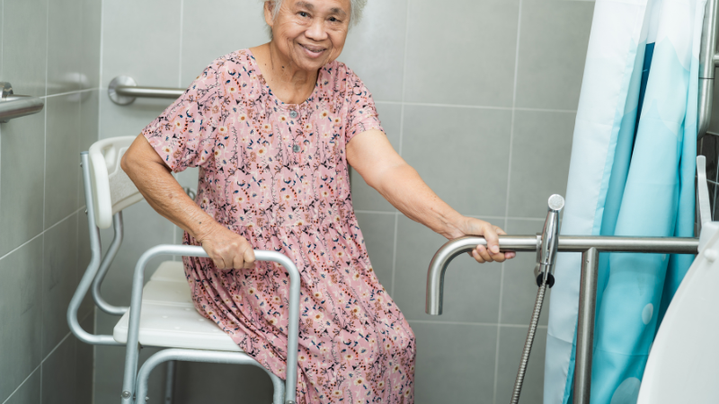 Ghế tắm cho người già chống trượt, chắc chắn, hỗ trợ ngồi tắm an toàn