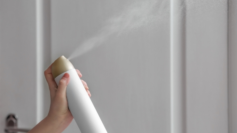 Đầy đủ các dòng lăn, xịt khử mùi chuyên biệt cho nam và nữ từ nhiều thương hiệu lớn.