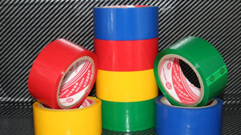 Băng keo m&agrave;u c&oacute; độ b&aacute;m d&iacute;nh tốt, d&aacute;n chắc tr&ecirc;n nhiều bề mặt