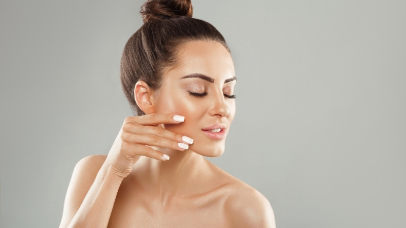 Bộ sản phẩm gi&uacute;p giải quyết mụn lưng, dưỡng da trắng s&aacute;ng v&agrave; mang lại cảm gi&aacute;c thư gi&atilde;n như đi spa