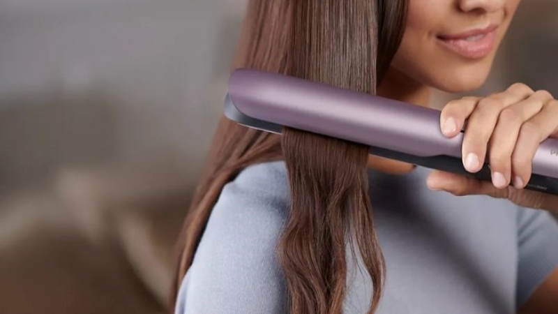 M&aacute;y &Eacute;p, Duỗi T&oacute;c gi&uacute;p tạo kiểu t&oacute;c thẳng mượt nhanh ch&oacute;ng v&agrave; hiệu quả.