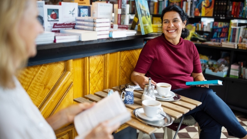 Chọn s&aacute;ch l&atilde;o h&oacute;a - trẻ h&oacute;a n&ecirc;n dựa v&agrave;o mục ti&ecirc;u đọc, uy t&iacute;n t&aacute;c giả/NXB v&agrave; mức độ dễ hiểu để dễ &aacute;p dụng