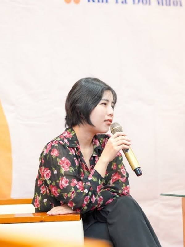 Chân dung tác giả Hiên