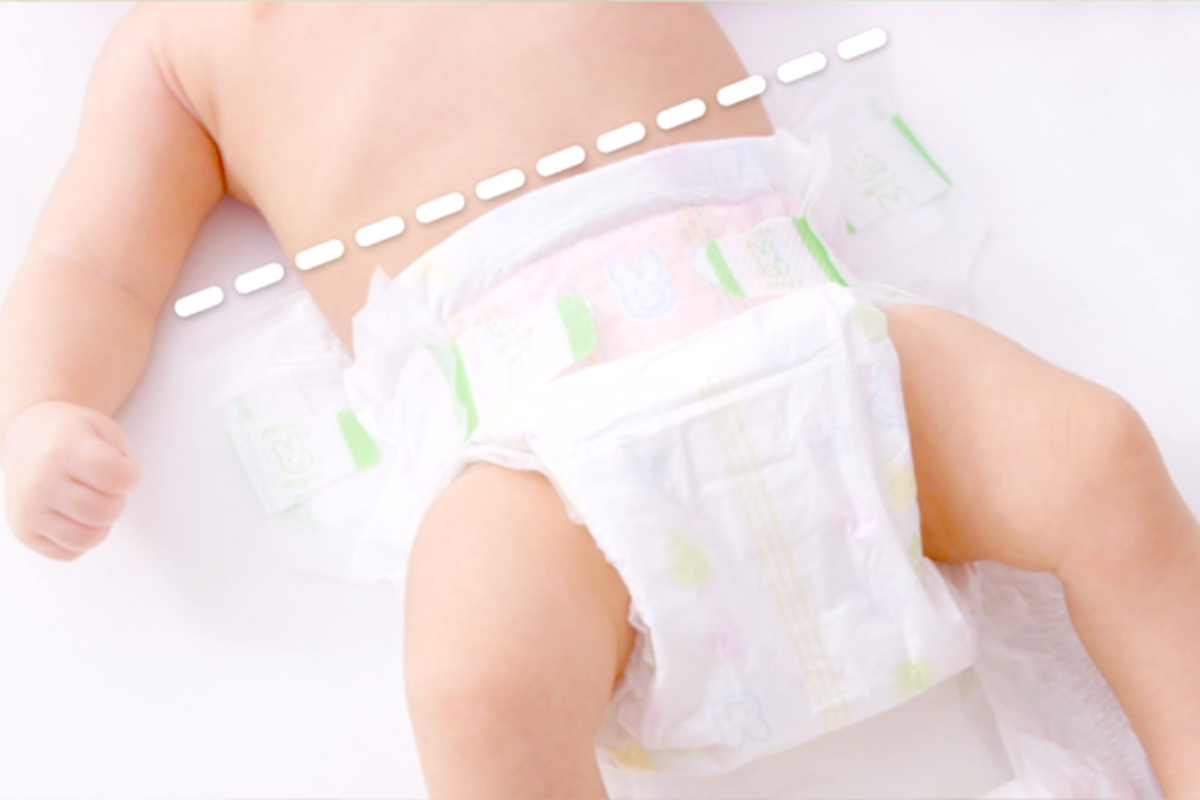 Những lưu ý khi sử dụng tã dán cho bé 