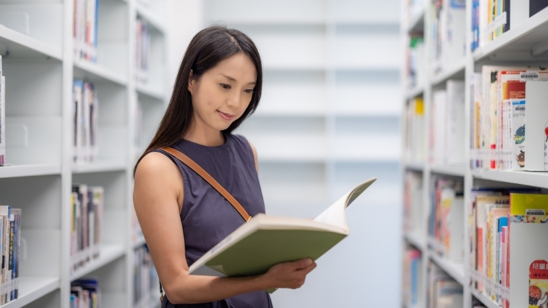 X&aacute;c định mục ti&ecirc;u, tr&igrave;nh độ, chọn t&aacute;c giả uy t&iacute;n v&agrave; xem review để chọn s&aacute;ch ph&ugrave; hợp