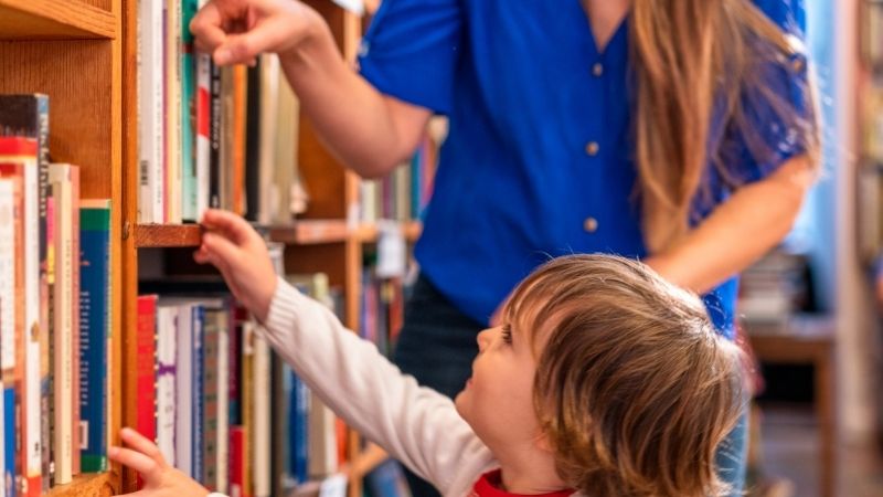 Chọn sách tiêm chủng theo mục đích đọc, tác giả uy tín, thông tin cập nhật và review tốt