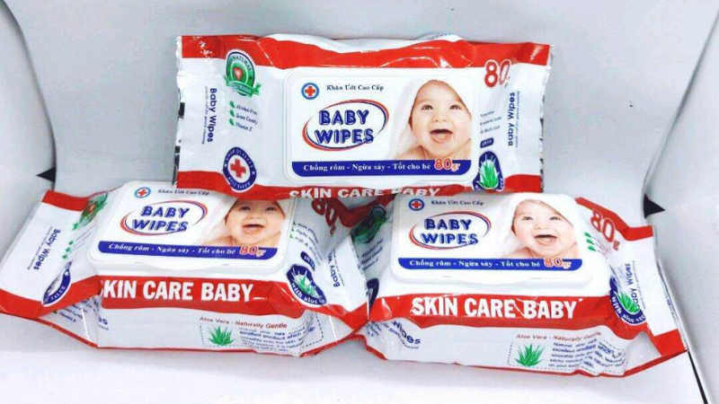 Khăn giấy ướt ph&ugrave; hợp mang theo mọi l&uacute;c mọi nơi