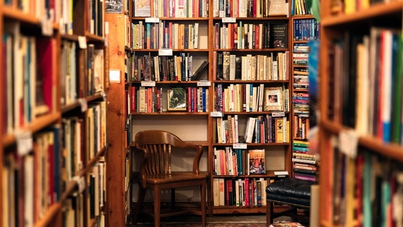 Tiki c&oacute; s&aacute;ch cắt may, th&ecirc;u đan, tư duy thời trang v&agrave; thủ c&ocirc;ng, ph&ugrave; hợp cả học nghề lẫn s&aacute;ng tạo