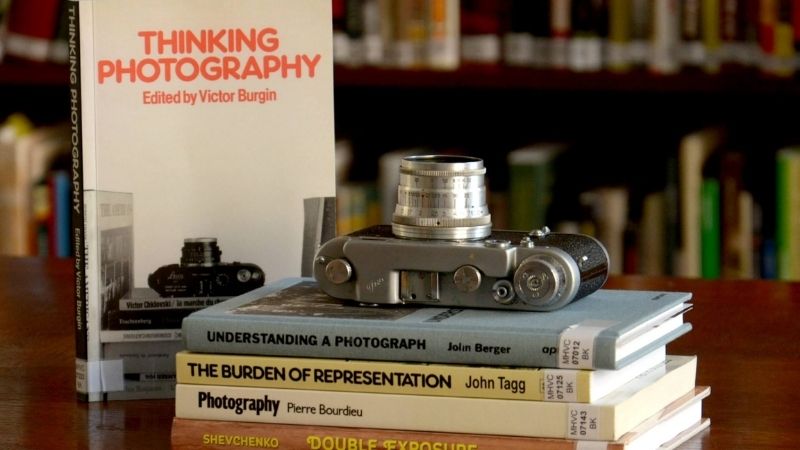 Art & Photography tại Tiki với c&aacute;c thể loại từ kiến tr&uacute;c, thiết kế đồ họa, nhiếp ảnh