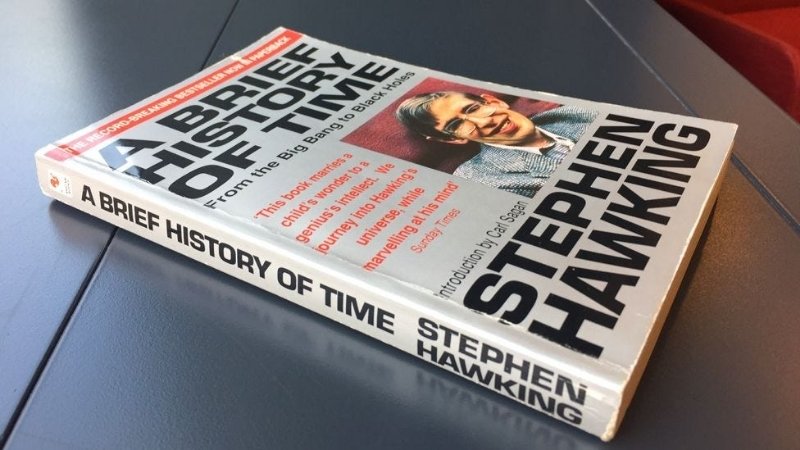 A Brief History of Time - Stephen Hawking