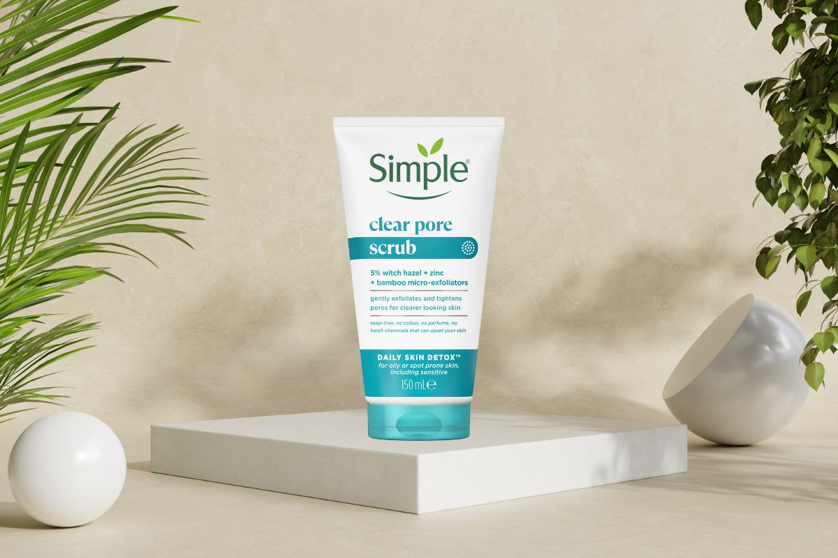 Sữa rửa mặt Simple cho da dầu mụn nhạy cảm