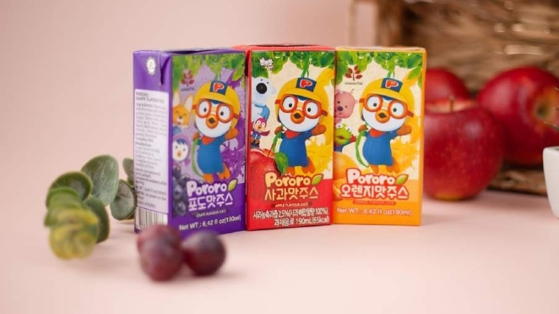 Nước tr&aacute;i c&acirc;y cho b&eacute; bổ sung vitamin v&agrave; dưỡng chất cần thiết