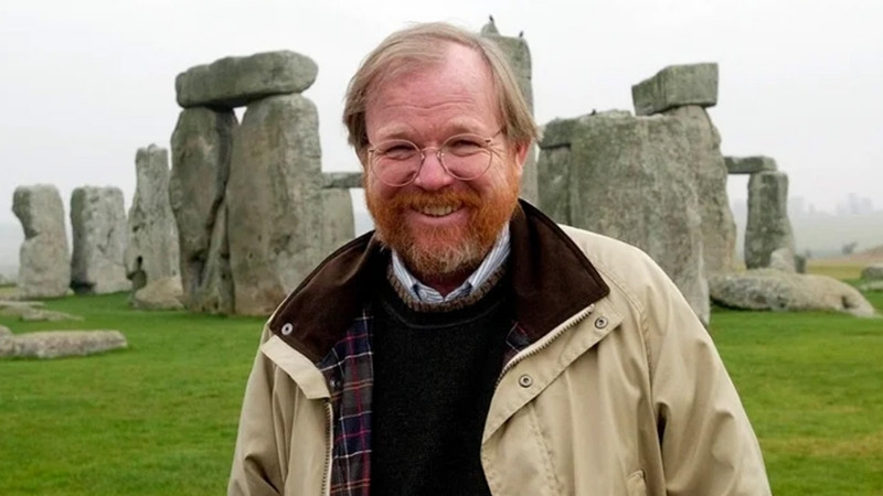 Ch&acirc;n dung t&aacute;c giả Bill Bryson