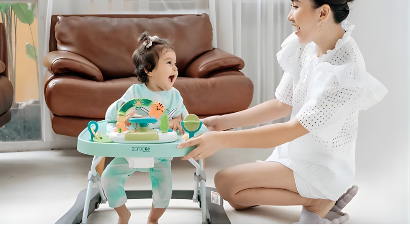 Xe tập đi cho b&eacute; gi&uacute;p b&eacute; r&egrave;n luyện khả năng vận động