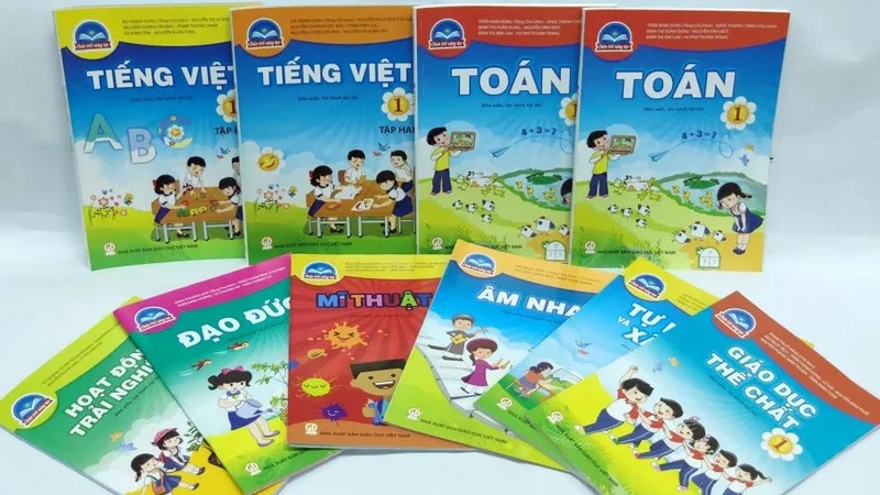 S&aacute;ch Gi&aacute;o Khoa &ndash; Gi&aacute;o Tr&igrave;nh được bi&ecirc;n soạn khoa học, dễ hiểu v&agrave; hệ thống