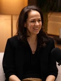 T&aacute;c giả Parmy Olson