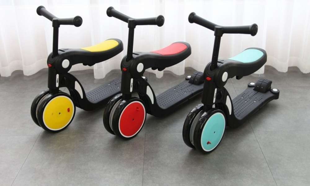 Xe chòi chân giống như xe đạp nhỏ nhưng sẽ không có bàn đạp