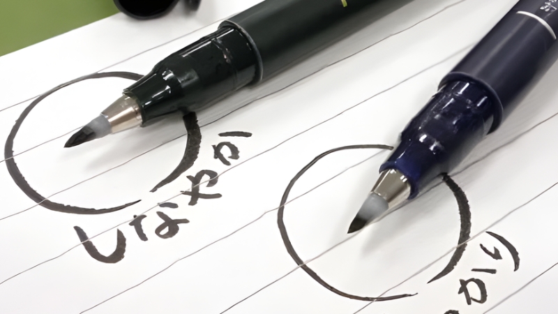 B&uacute;t l&ocirc;ng cứng cho n&eacute;t viết r&otilde; r&agrave;ng, đậm v&agrave; ổn định tr&ecirc;n nhiều bề mặt