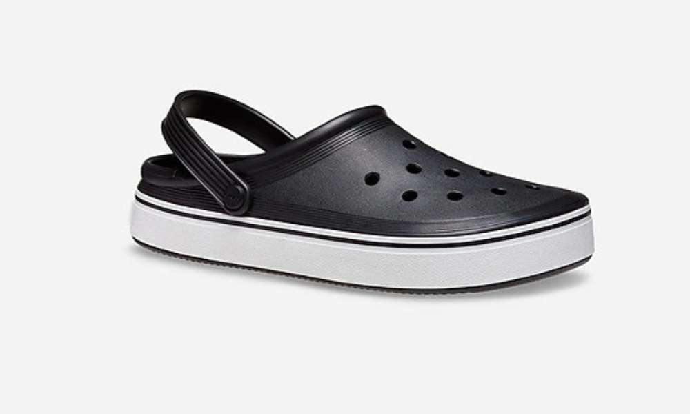 Crocs Off Court 208371-001 mang một thiết kế đậm chất thể thao