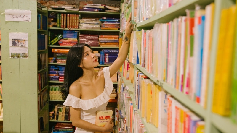 Chọn s&aacute;ch t&agrave;i ch&iacute;nh theo mục ti&ecirc;u đọc, ưu ti&ecirc;n t&aacute;c giả uy t&iacute;n, NXB đ&aacute;ng tin v&agrave; xem review trước khi mua