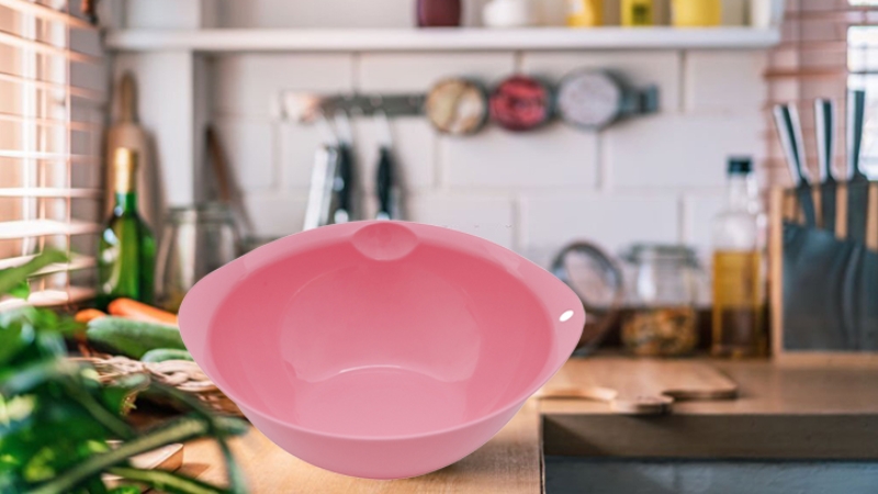 Thau inox v&agrave; thau nhựa c&oacute; l&ograve;ng s&acirc;u, viền bo tr&ograve;n, bền v&agrave; an to&agrave;n khi d&ugrave;ng trong nh&agrave; bếp