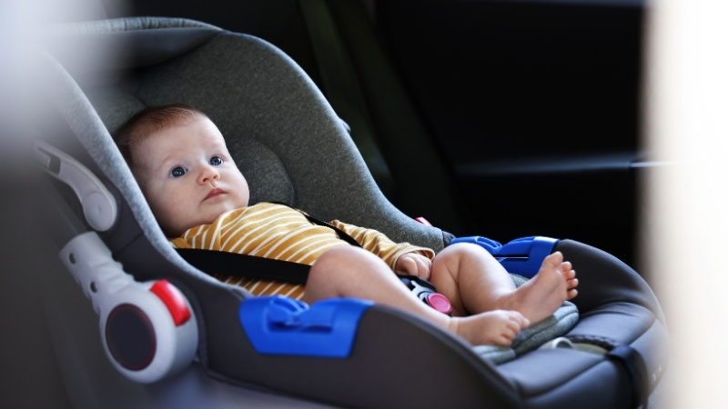 Chọn ghế &ocirc;t&ocirc; cho b&eacute; như chuẩn an to&agrave;n, đệm tho&aacute;ng, tương th&iacute;ch xe, uy t&iacute;n, dễ vệ sinh &ecirc;m