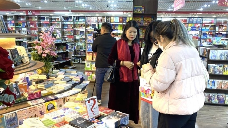 Chọn sách Lý luận Chính trị theo mục tiêu đọc, ưu tiên NXB uy tín và tham khảo đánh giá để dễ tiếp cận