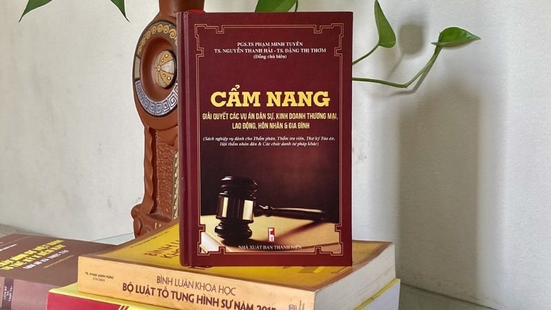 Lu&ocirc;n kiểm tra năm xuất bản v&agrave; lần t&aacute;i bản để đảm bảo văn bản luật c&ograve;n hiệu lực