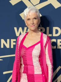 T&aacute;c giả Maye Musk