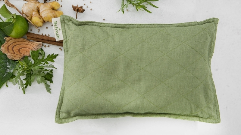 Túi chườm thảo dược giúp giảm đau, làm ấm cơ thể, hỗ trợ gọn dáng sau sinh