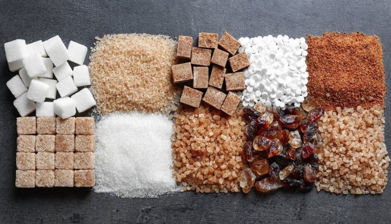 Đường l&agrave; nguy&ecirc;n liệu kh&ocirc;ng thể thiếu trong c&aacute;c m&oacute;n ăn thường nhật