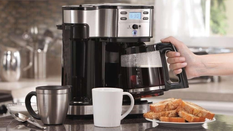 m&aacute;y pha c&agrave; ph&ecirc; gia đ&igrave;nh nhỏ gọn cho kh&ocirc;ng gian bếp