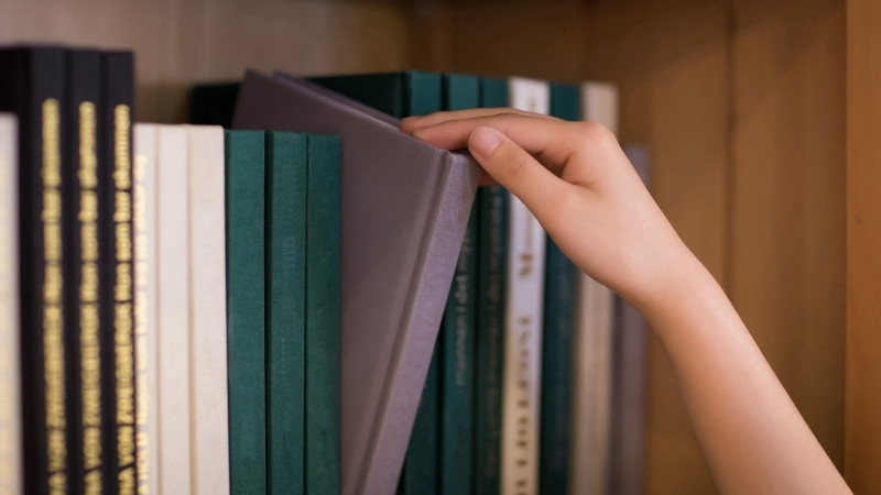 Chọn s&aacute;ch Luật Kinh tế theo mục đ&iacute;ch, bản mới nhất v&agrave; NXB, t&aacute;c giả uy t&iacute;n