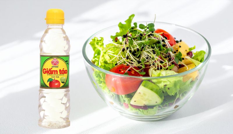 Giấm d&ugrave;ng trong l&agrave;m salad v&agrave; nước chấm