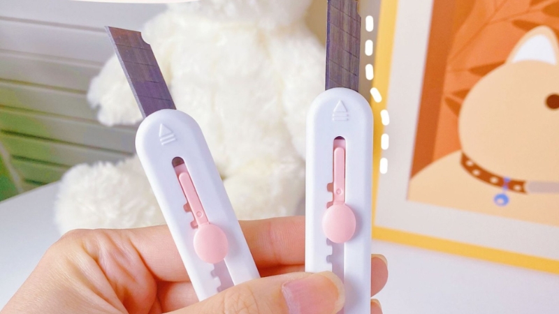 Dao rọc giấy dễ thay lưỡi, tiết kiệm chi ph&iacute; l&acirc;u d&agrave;i