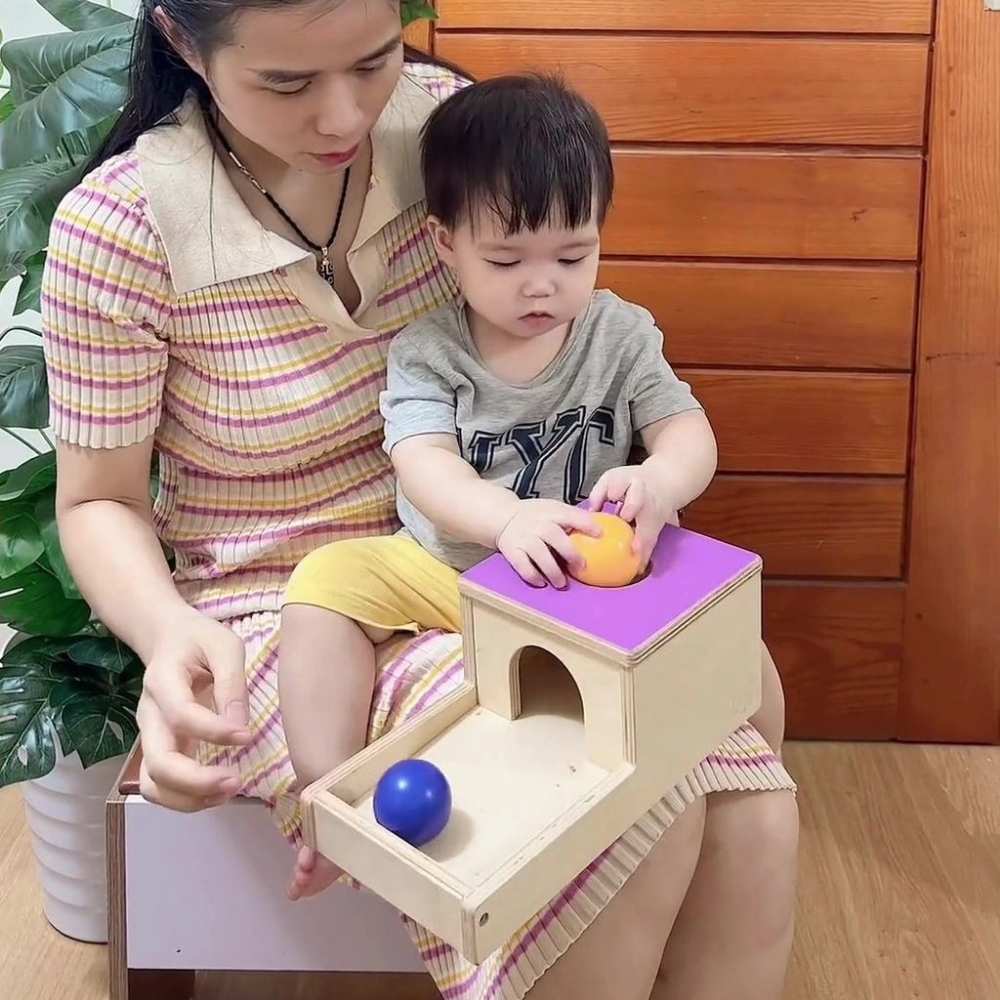 Tập trung cầm nắm gi&uacute;p b&eacute; ph&aacute;t triển x&uacute;c gi&aacute;c