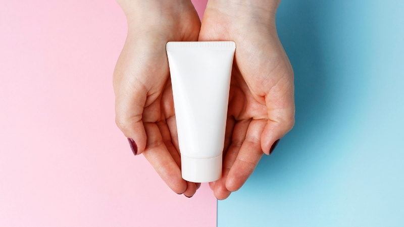 Chọn kem chống hăm cần th&agrave;nh phần an to&agrave;n, thương hiệu uy t&iacute;n, kết cấu v&agrave; hạn d&ugrave;ng