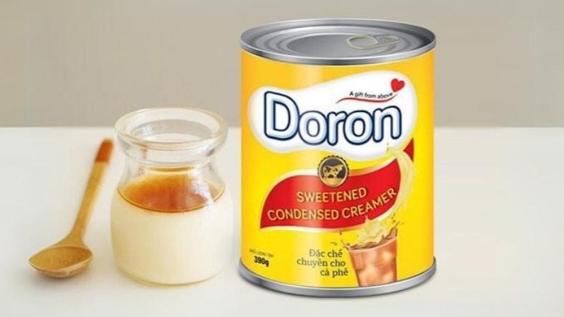 Sữa đặc c&oacute; đường l&agrave; nguy&ecirc;n liệu kh&ocirc;ng thể thiếu trong gian bếp Việt