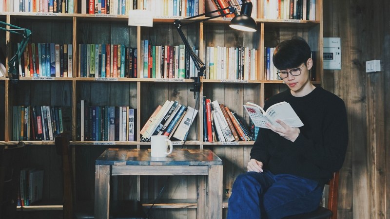 S&aacute;ch Chăm S&oacute;c Sức Khỏe cung cấp kiến thức khoa học gi&uacute;p bảo vệ v&agrave; n&acirc;ng cao thể chất