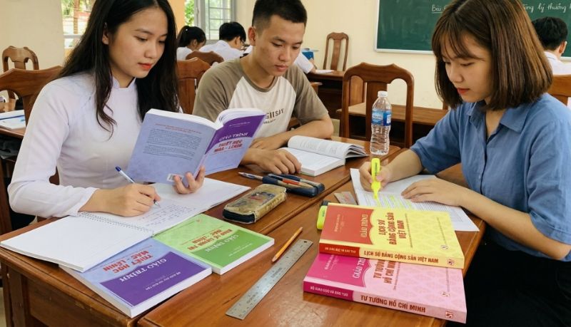 Chọn gi&aacute;o tr&igrave;nh theo syllabus, NXB uy t&iacute;n, năm xuất bản mới v&agrave; đ&uacute;ng khối ng&agrave;nh để học hiệu quả