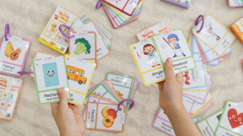 Flashcard hỗ trợ ph&aacute;t triển kỹ năng ng&ocirc;n ngữ to&agrave;n diện.