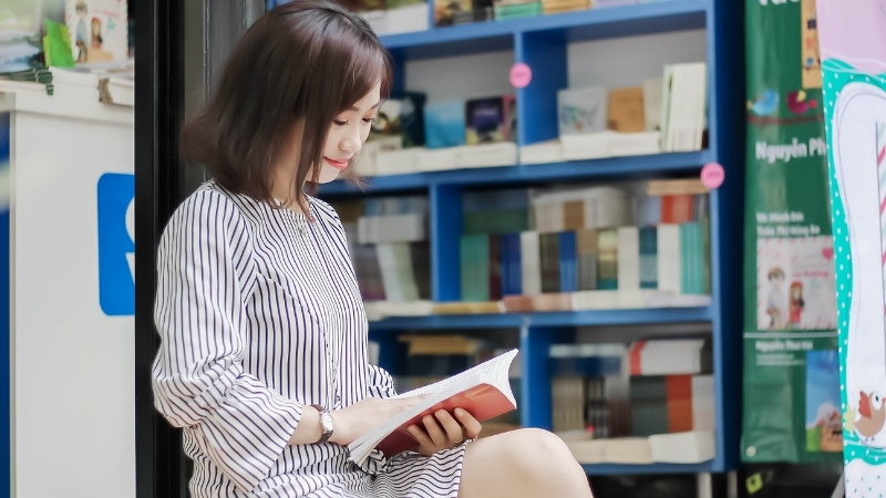 Chọn sách kỹ thuật đúng nhu cầu bằng cách xác định mục đích, trình độ, ưu tiên NXB uy tín và bản mới