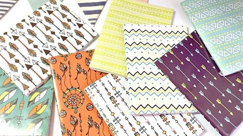 Bao giấy trong bọc tập gi&uacute;p bảo vệ s&aacute;ch vở khỏi bụi bẩn v&agrave; trầy xước