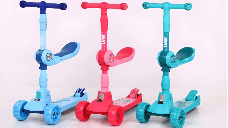 Xe thăng bằng an to&agrave;n gi&uacute;p b&eacute; chập chững biết đi