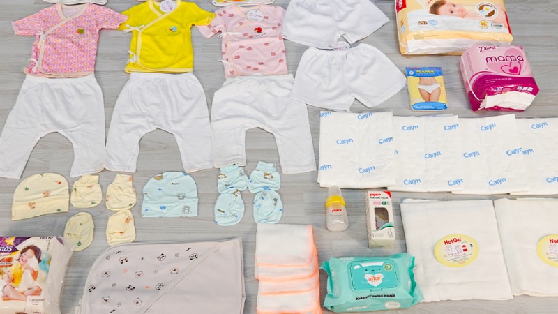 Combo đi sinh trọn g&oacute;i gi&uacute;p mẹ bầu chuẩn bị đầy đủ đồ d&ugrave;ng thiết yếu cho mẹ v&agrave; b&eacute;, tiết kiệm thời gian v&agrave; chi ph&iacute;.