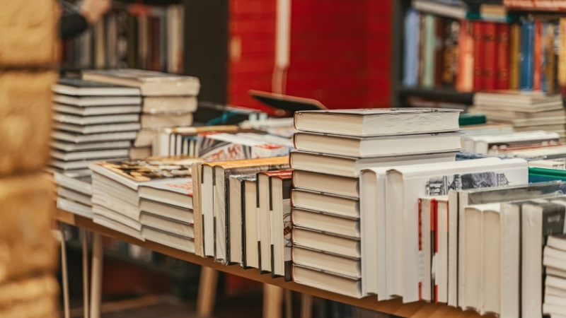 S&aacute;ch giao tiếp tại Tiki đa dạng từ ứng xử, thuyết tr&igrave;nh đến đ&agrave;m ph&aacute;n, t&acirc;m l&yacute; học thực tiễn