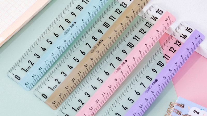 Thước Nhựa Cứng chắc chắn, giữ form tốt khi đo v&agrave; kẻ